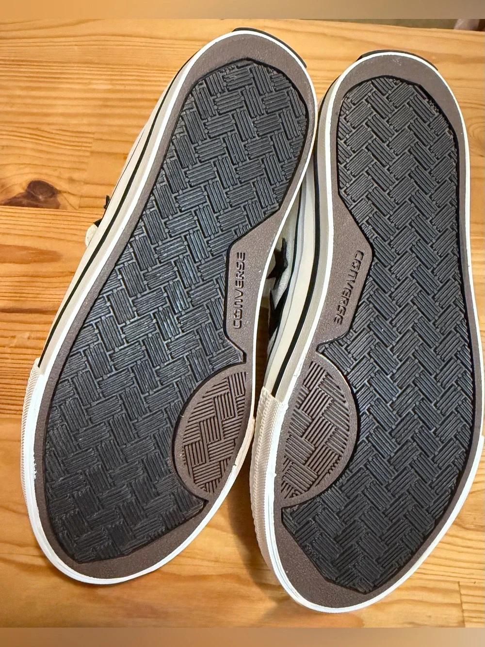 NWOT: Converse Kids Star Player 76 White Canvas Velcro Sneakers w/Black Trim